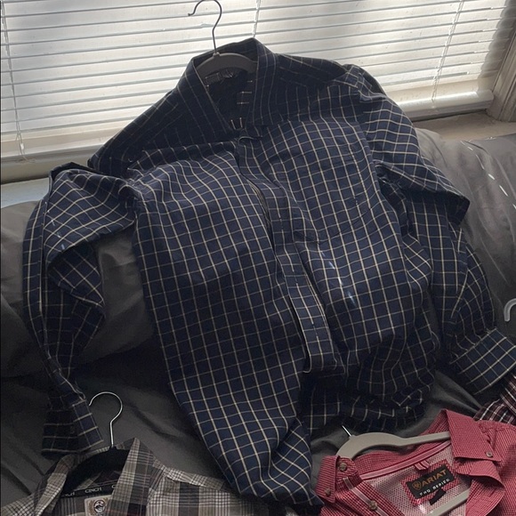 Button ups - Picture 6 of 7